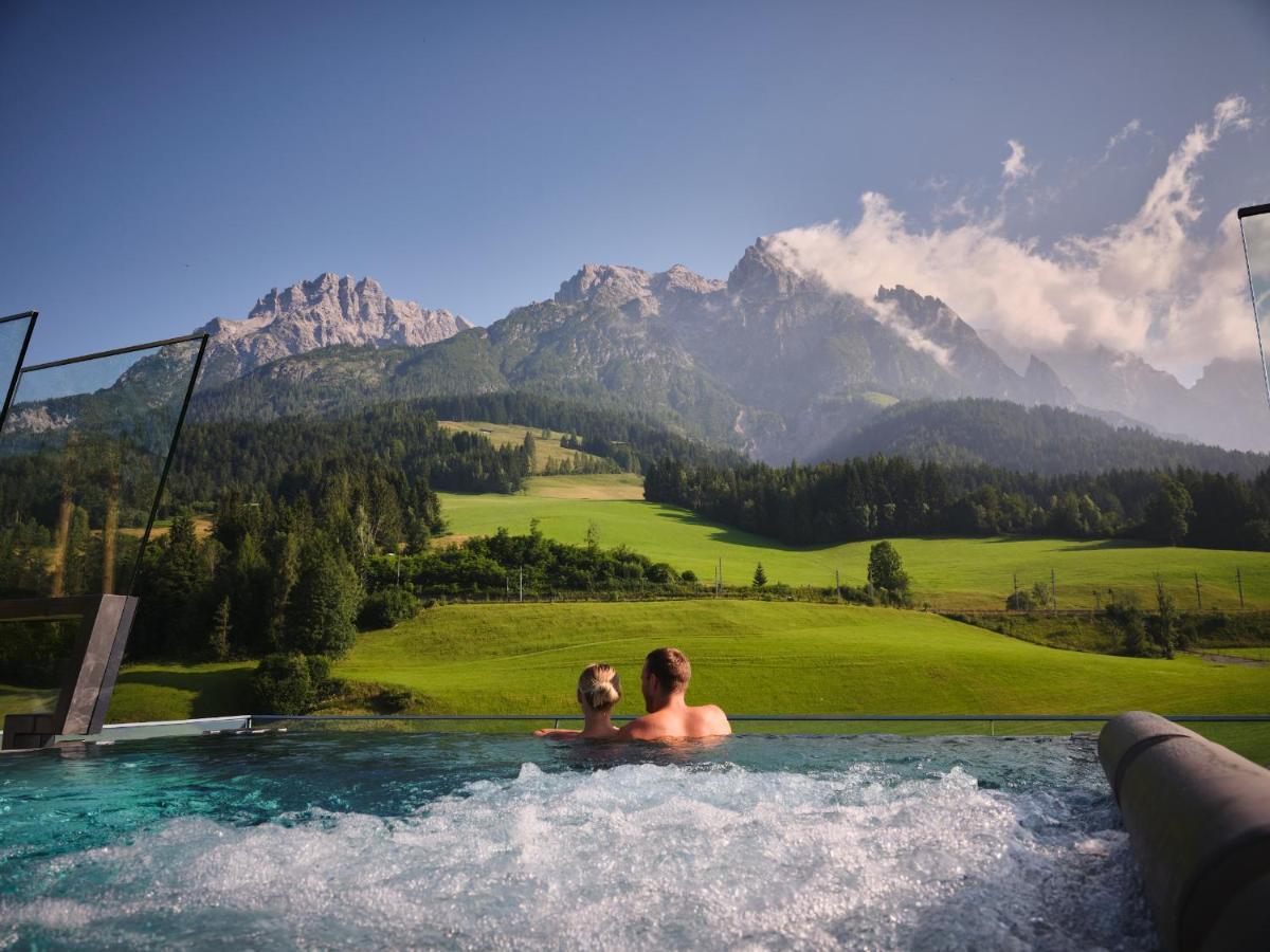 Hotel Salzburger Hof Леоганг Экстерьер фото